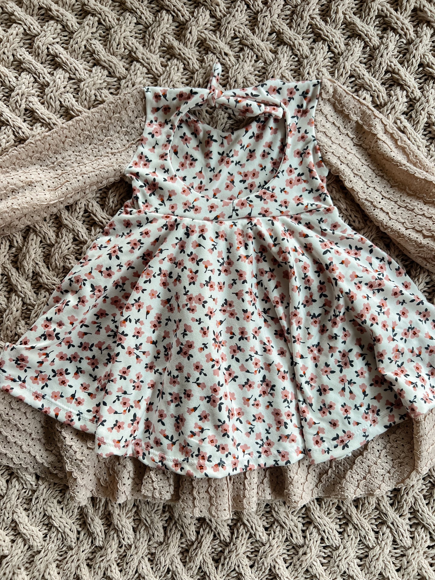 12/18 tie back dress / bishop sleeves