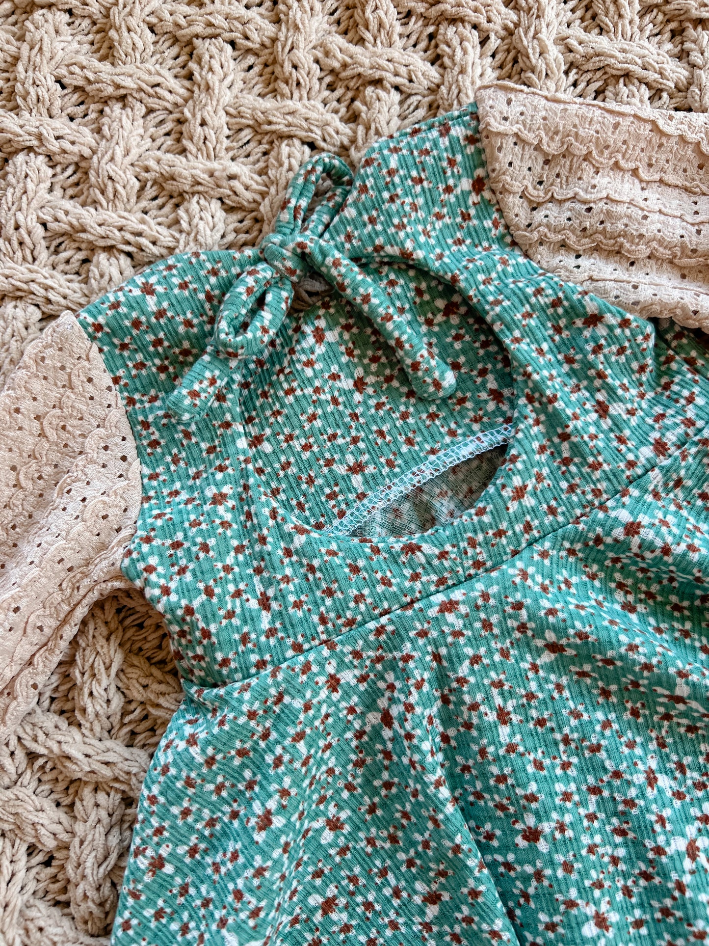 12/18 tie back dress / bishop sleeves