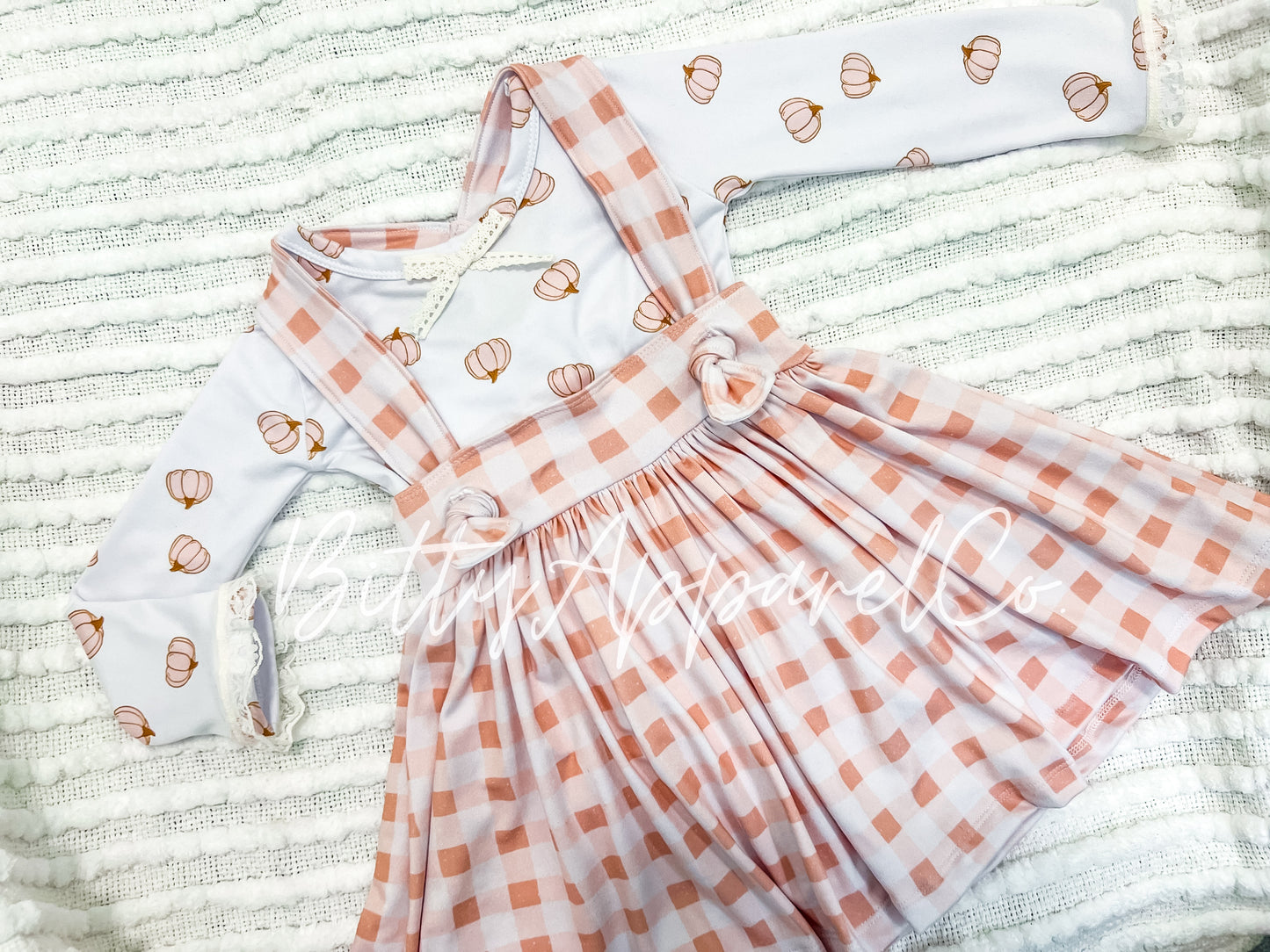 2T snap Leo + pinafore skirt set