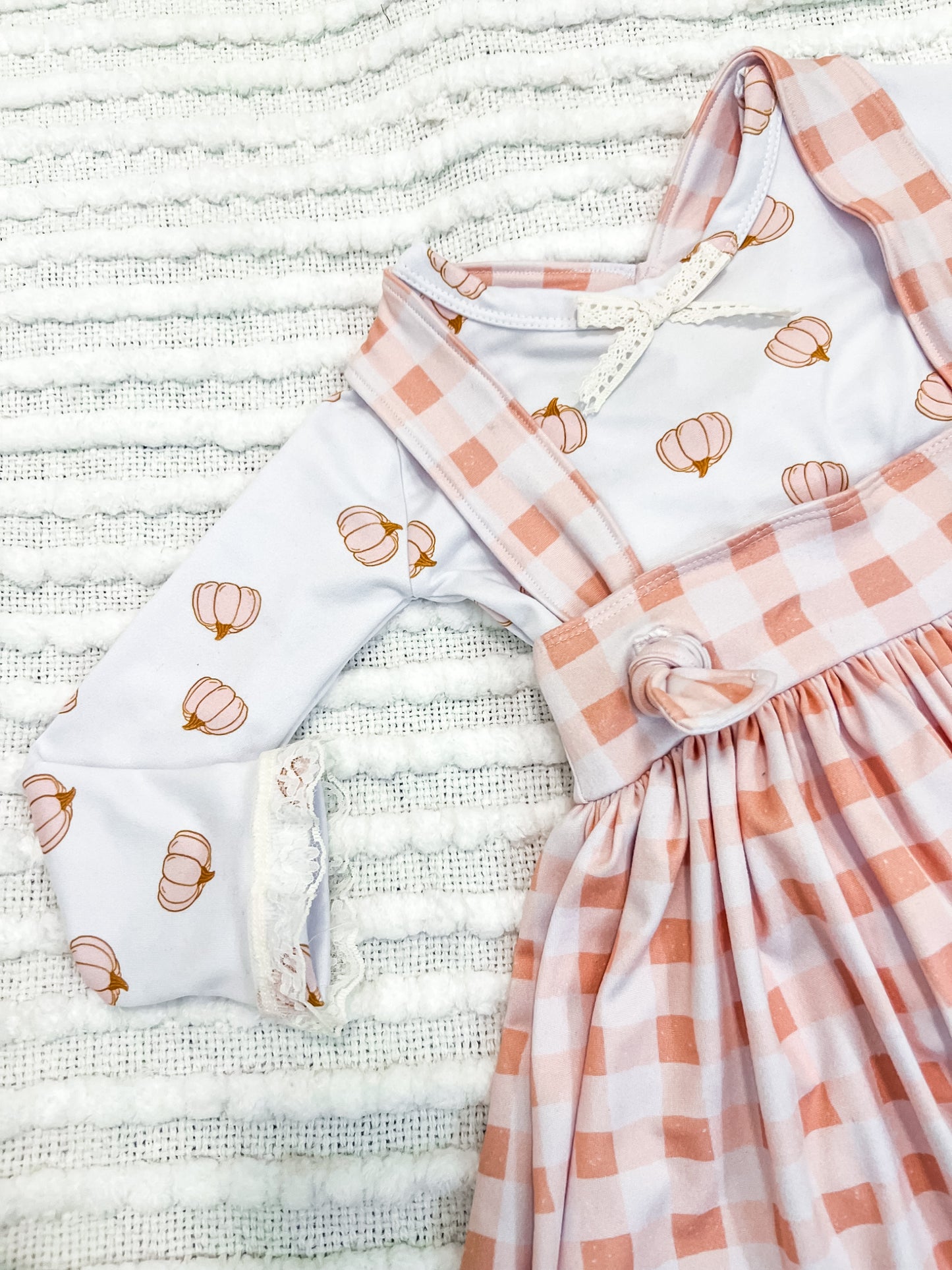 2T snap Leo + pinafore skirt set